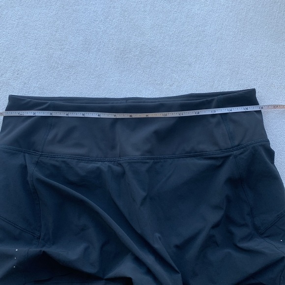 Athleta Run With It 14” Skort like new condition - Picture 7 of 10